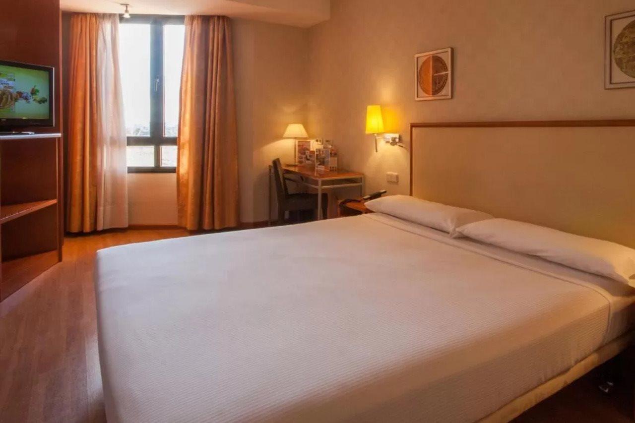 Th Boadilla Hotel Boadilla del Monte Exterior photo